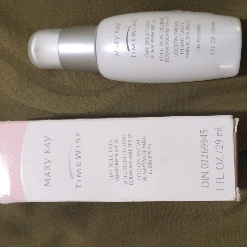 Mary Kay timewise day solution sunscreen SPF 25